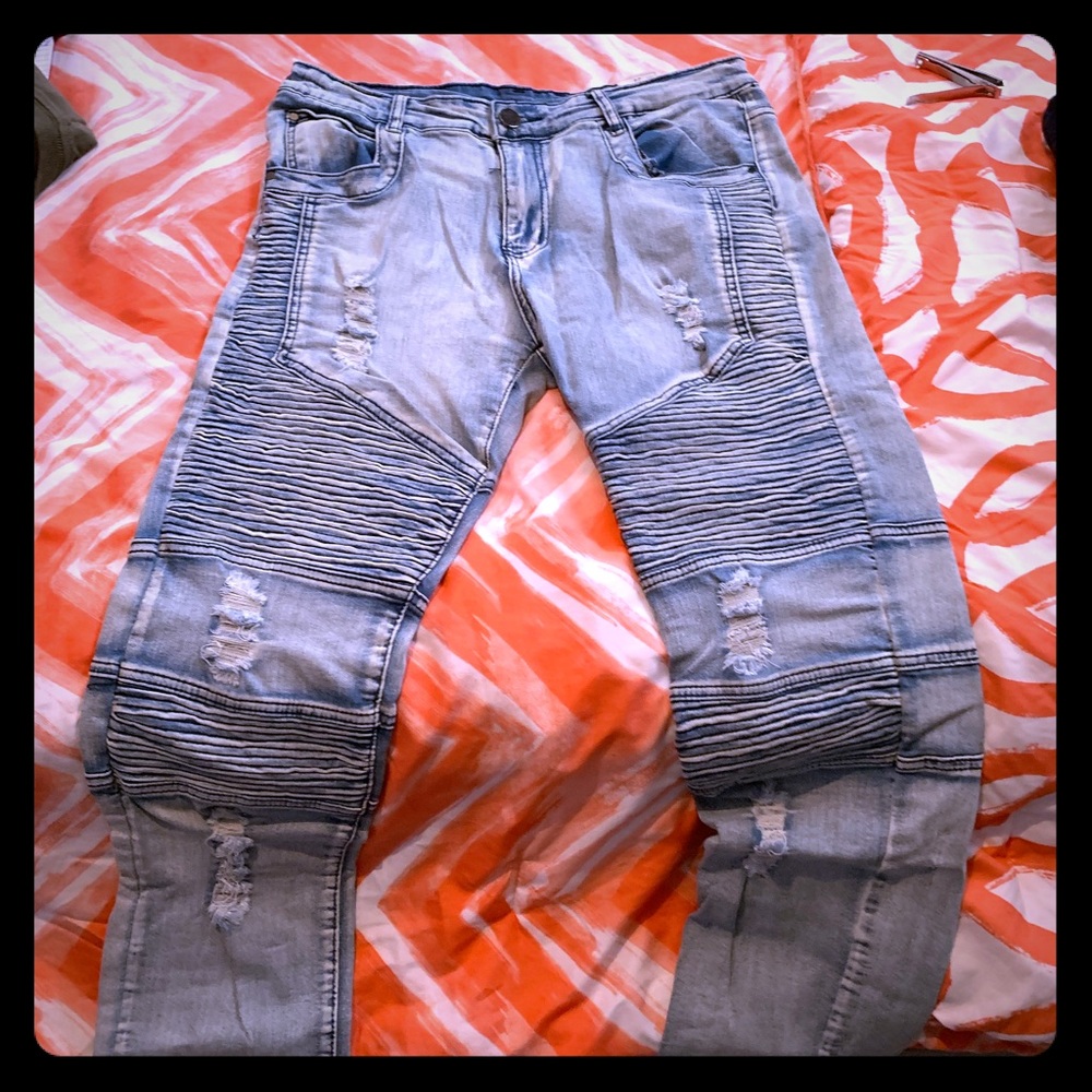 Slim fit ripped jeans